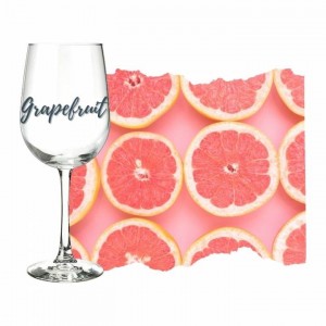 sauvignon-blanc-aromatrik-grapefruit-scheiben-auf-rosa-hintergrund